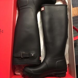 Tall Hunter Boots - Matte Black Women’s Size 8